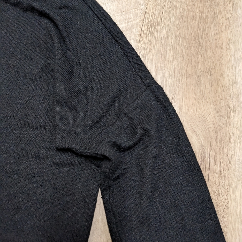 Free Press Black Sweater Top Reads Snug Life Size Small - Picture 3 of 8